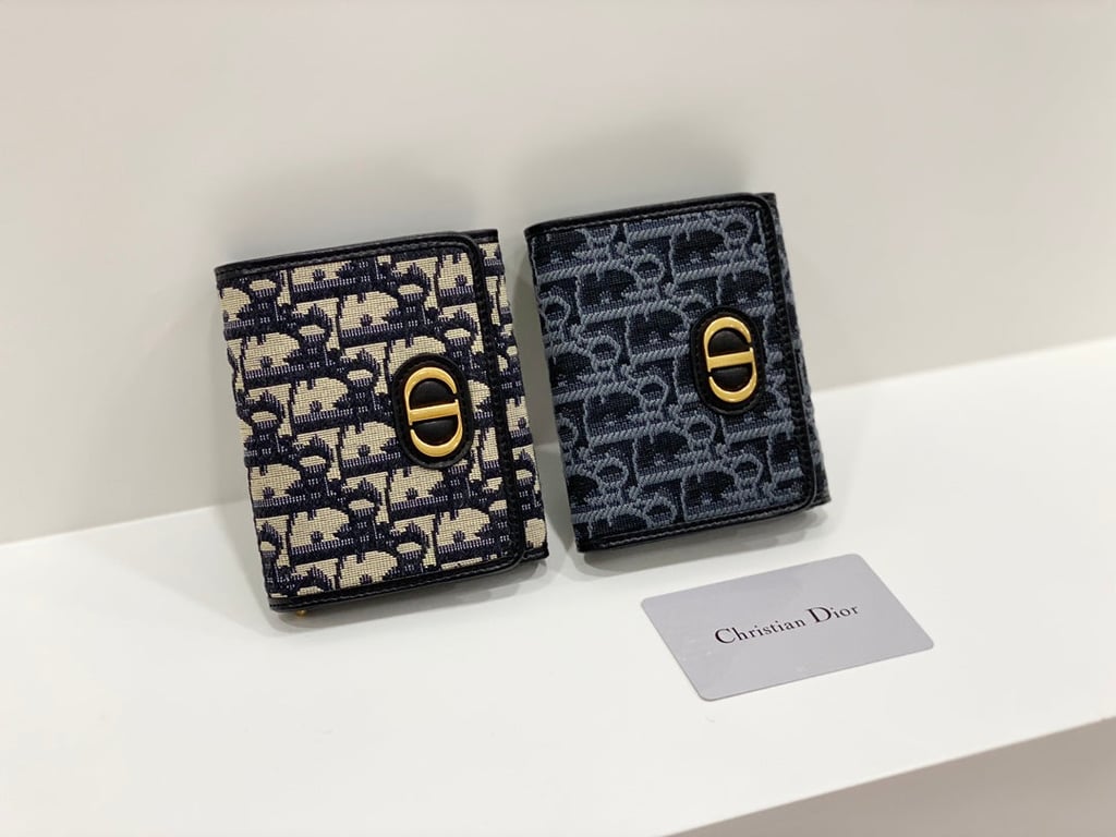 dir 30 MONTAIGNE LOTUS WALLET OBLIQUE CANVAS COMPACT BLACK AND BEIGE 11CM