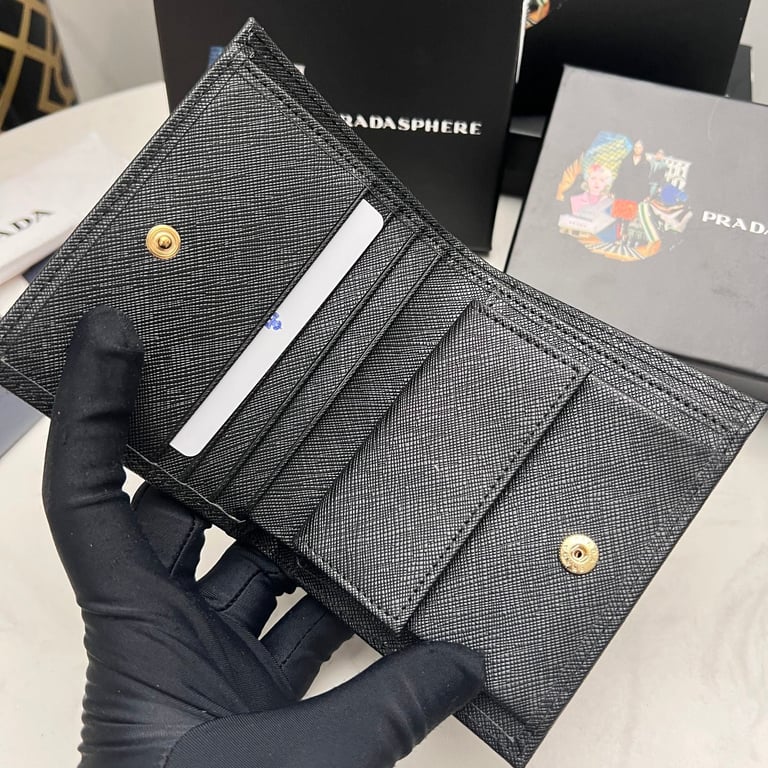 PR SAFFIANO MONOCHROME FLAP SMALL WALLET FULL BLACK 10CM 1MV204 QWA F0002
