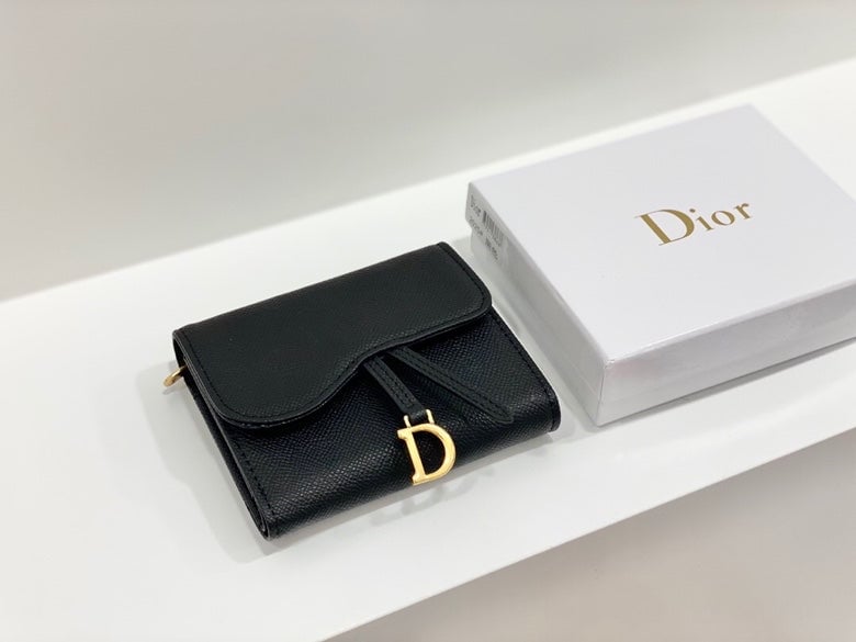 dir SADDLE LOTUS WALLET BLACK SKIN 11CM S5652CCEH M900