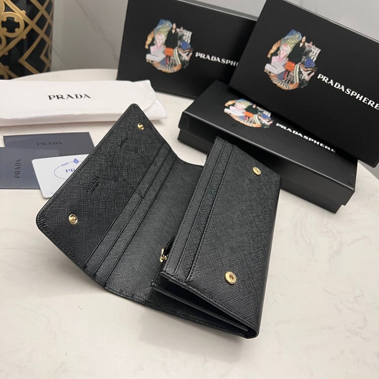 PR SAFFIANO LUX LEATHER FLAP CONTINENTAL BLACK WALLET 19CM