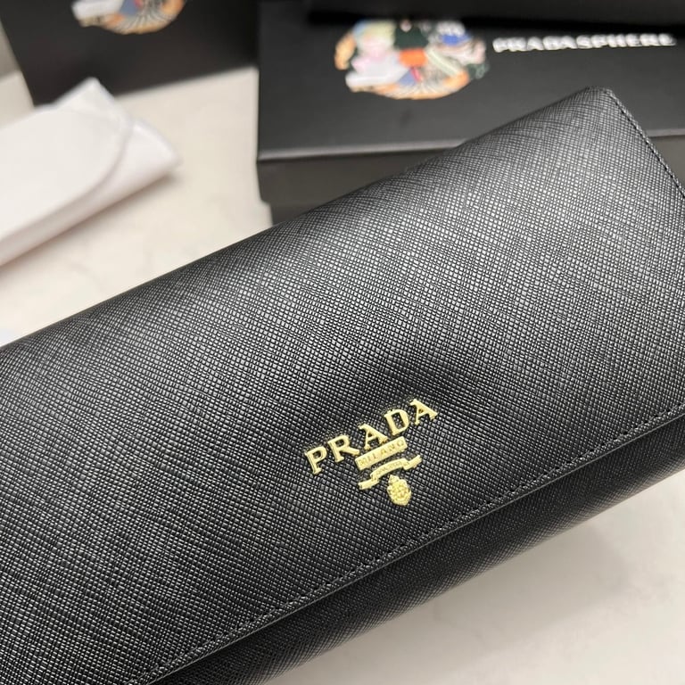 PR SAFFIANO LEATHER FLAP LONG WALLET BLACK AND GOLD 19CM 1MH132 ZLP F061H