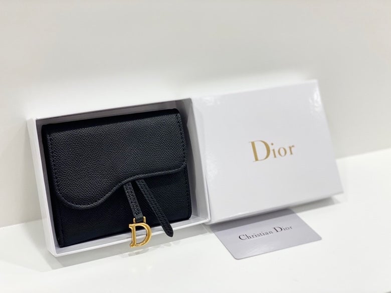 dir SADDLE LOTUS WALLET BLACK SKIN 11CM S5652CCEH M900