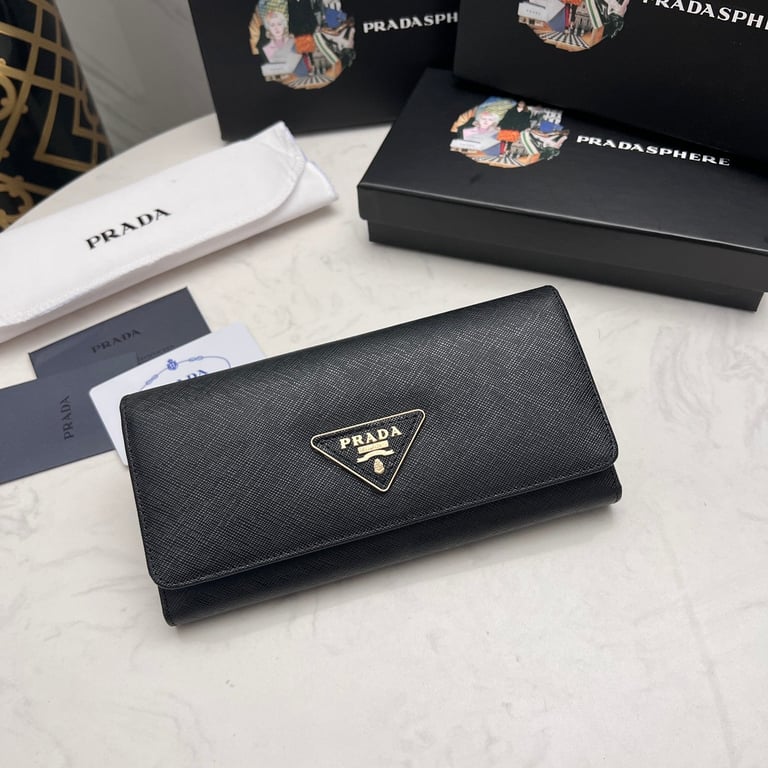 PR SAFFIANO LUX LEATHER FLAP CONTINENTAL BLACK WALLET 19CM