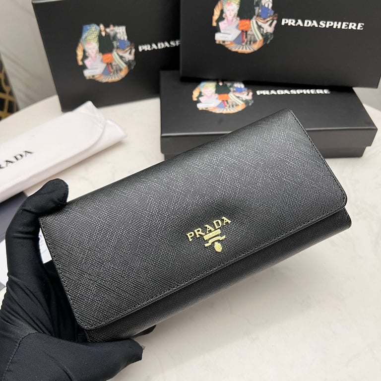 PR SAFFIANO LEATHER FLAP LONG WALLET BLACK AND GOLD 19CM 1MH132 ZLP F061H