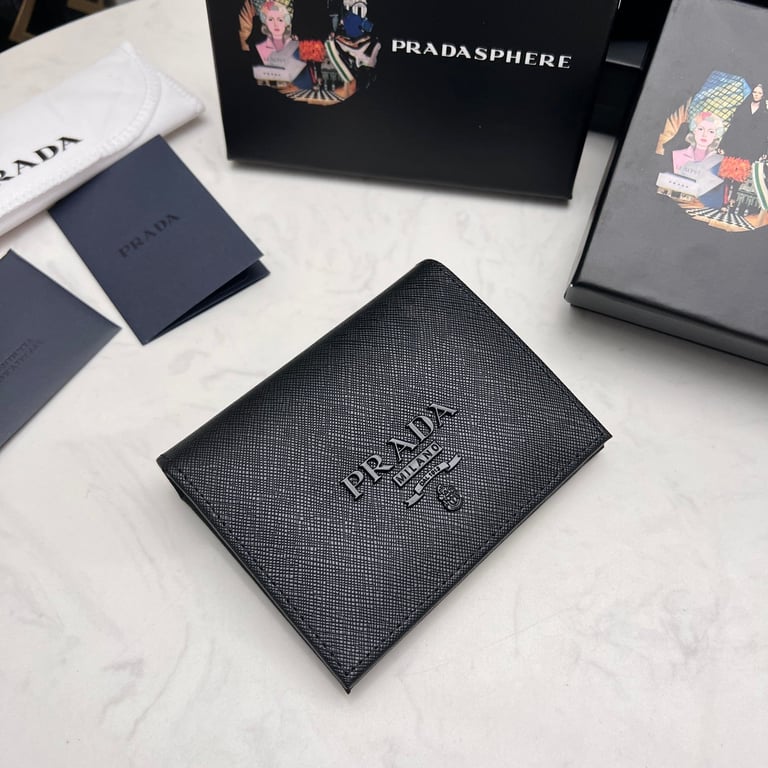 PR SAFFIANO MONOCHROME FLAP SMALL WALLET FULL BLACK 10CM 1MV204 QWA F0002