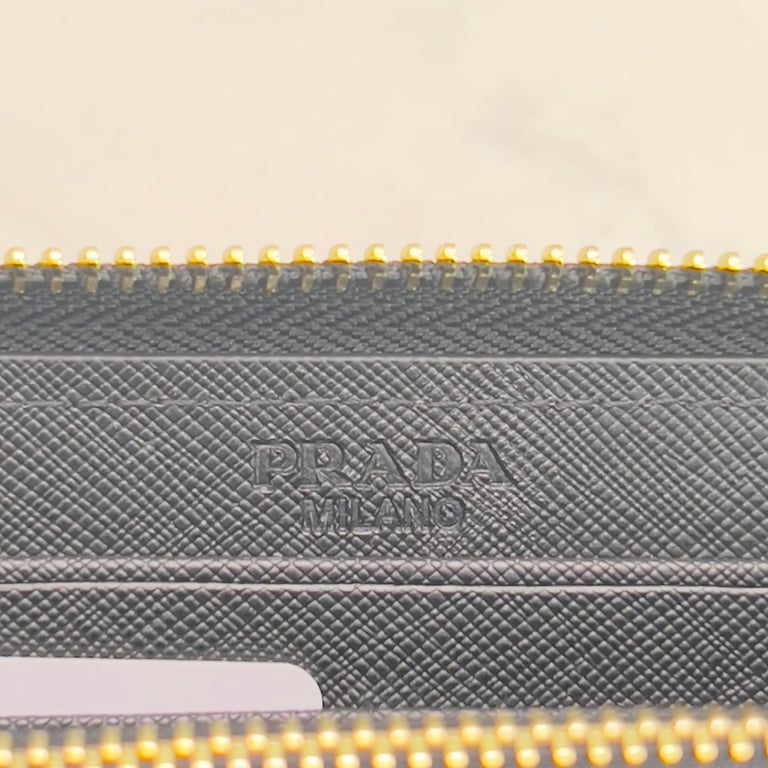 PR LARGE SAFFIANO LEATHER WALLET BLACK 19CM