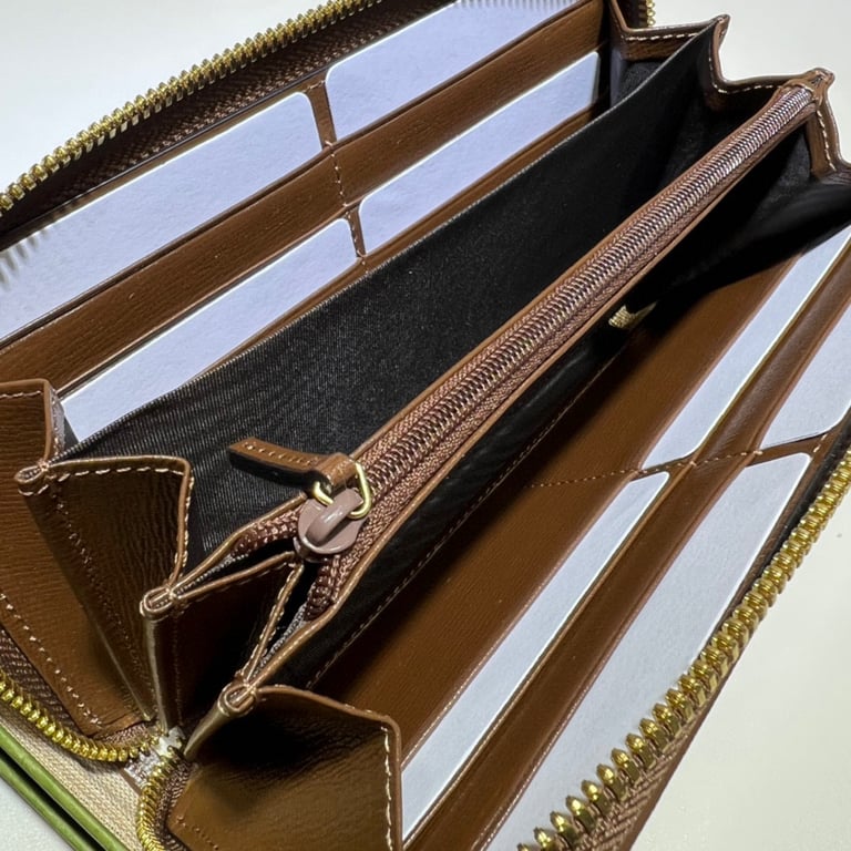 Gucci ZIP AROUND WALLET WITH INTERLOCKING 19CM BROWN E673003 92TCG 8563