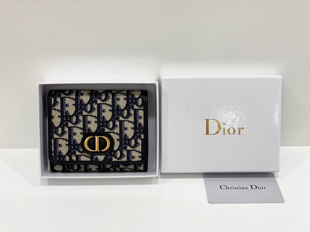 dir 30 MONTAIGNE LOTUS WALLET OBLIQUE CANVAS COMPACT BLACK AND BEIGE 11CM