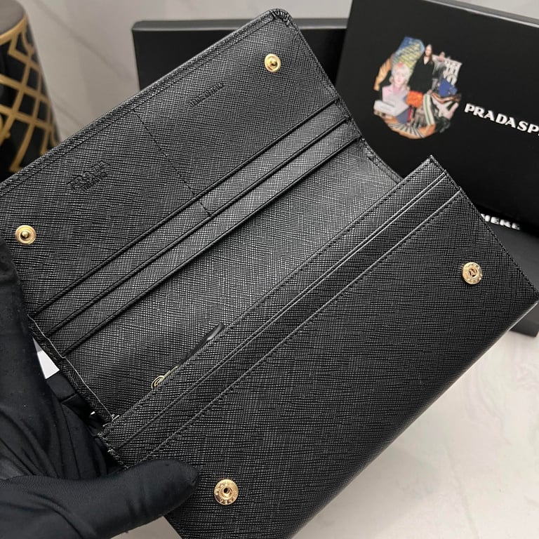 PR SAFFIANO LUX LEATHER FLAP CONTINENTAL BLACK WALLET 19CM