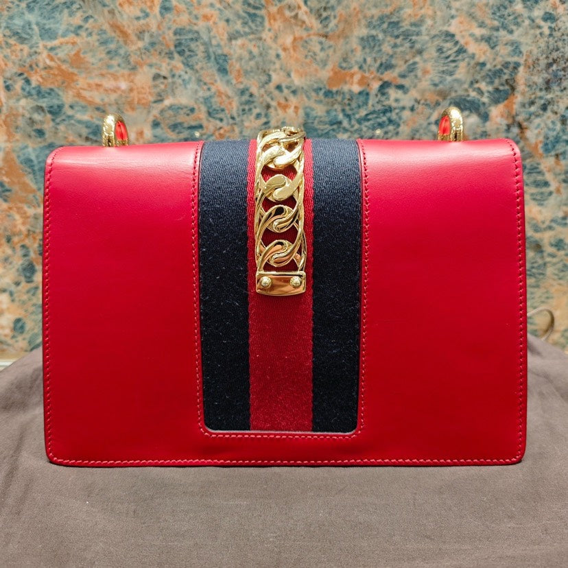 Gucci SyLouis Vuittonie Red Leather Chain AcCelinent Shoulder Bag 26x17x8cm