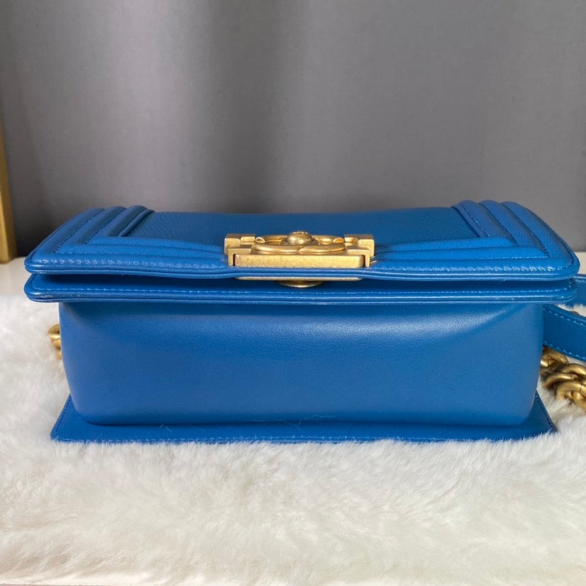 Chanel Boy Bag Blue Shoulder Bag ÃƒÂ¢Ã¢â€šÂ¬Ã¢â‚¬Å“ with Entrupy Verification