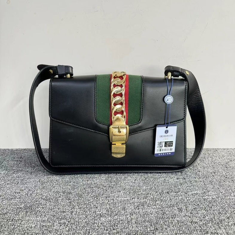 Gucci SyLouis Vuittonie Black Leather Shoulder Bag Medium
