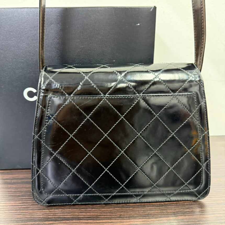 Chanel Vintage Black Patent Leather Turn-lock Shoulder Bag
