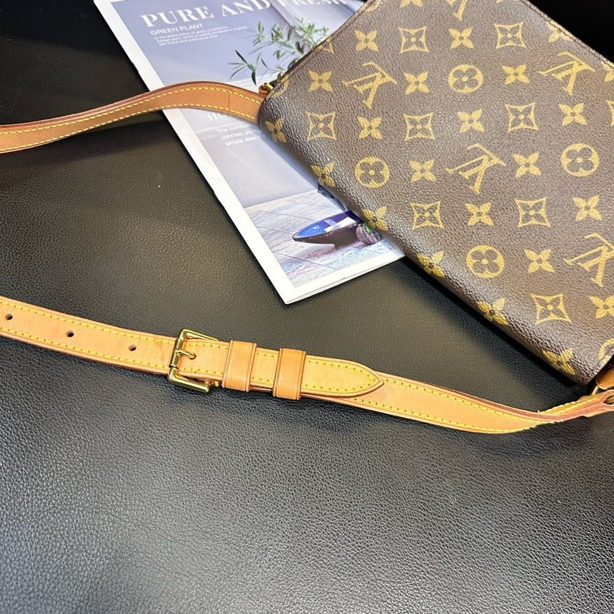 Louis Vuitton Monogram Brown Canvas Shoulder Bag Medium