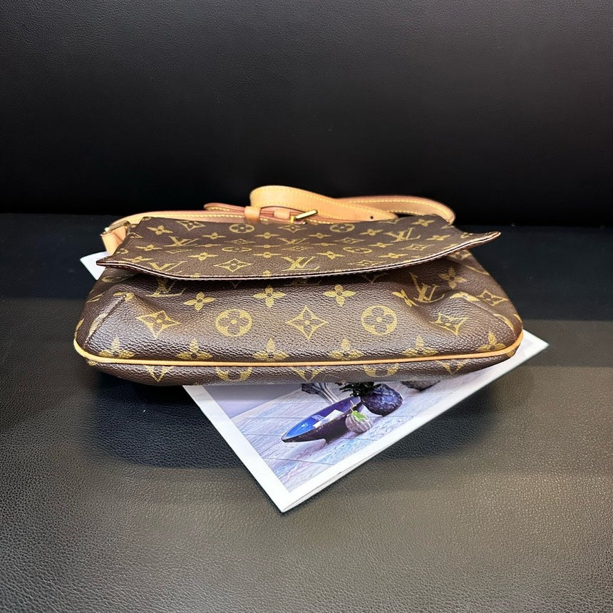 Louis Vuitton Monogram Brown Canvas Shoulder Bag Medium