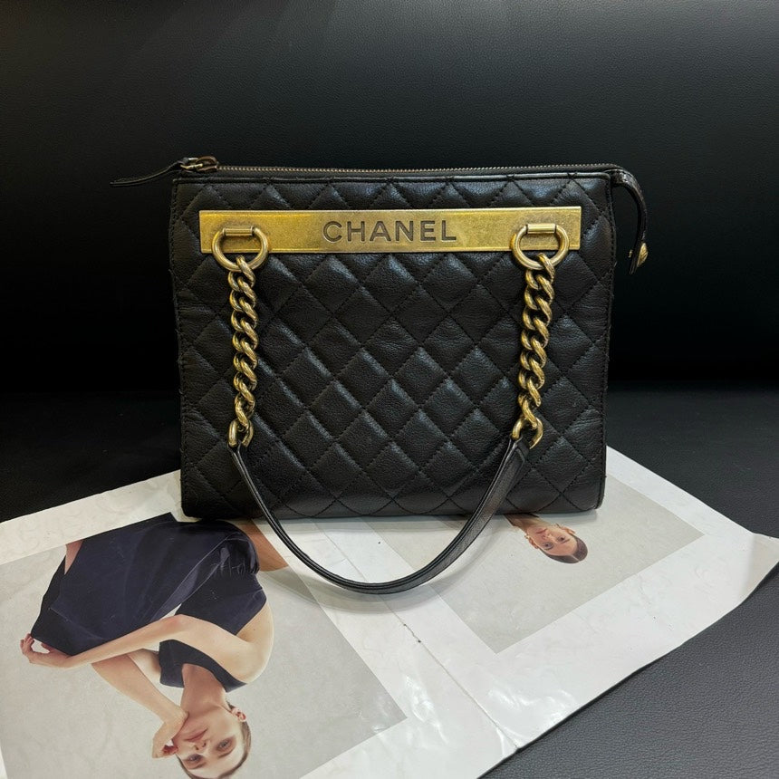 Chanel Black Diamond Plaid Shoulder Bag Medium Size