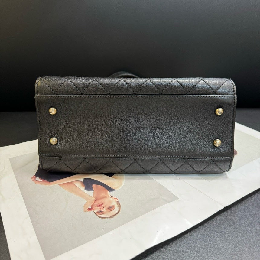 Chanel Black Diamond Plaid Shoulder Bag Medium Size