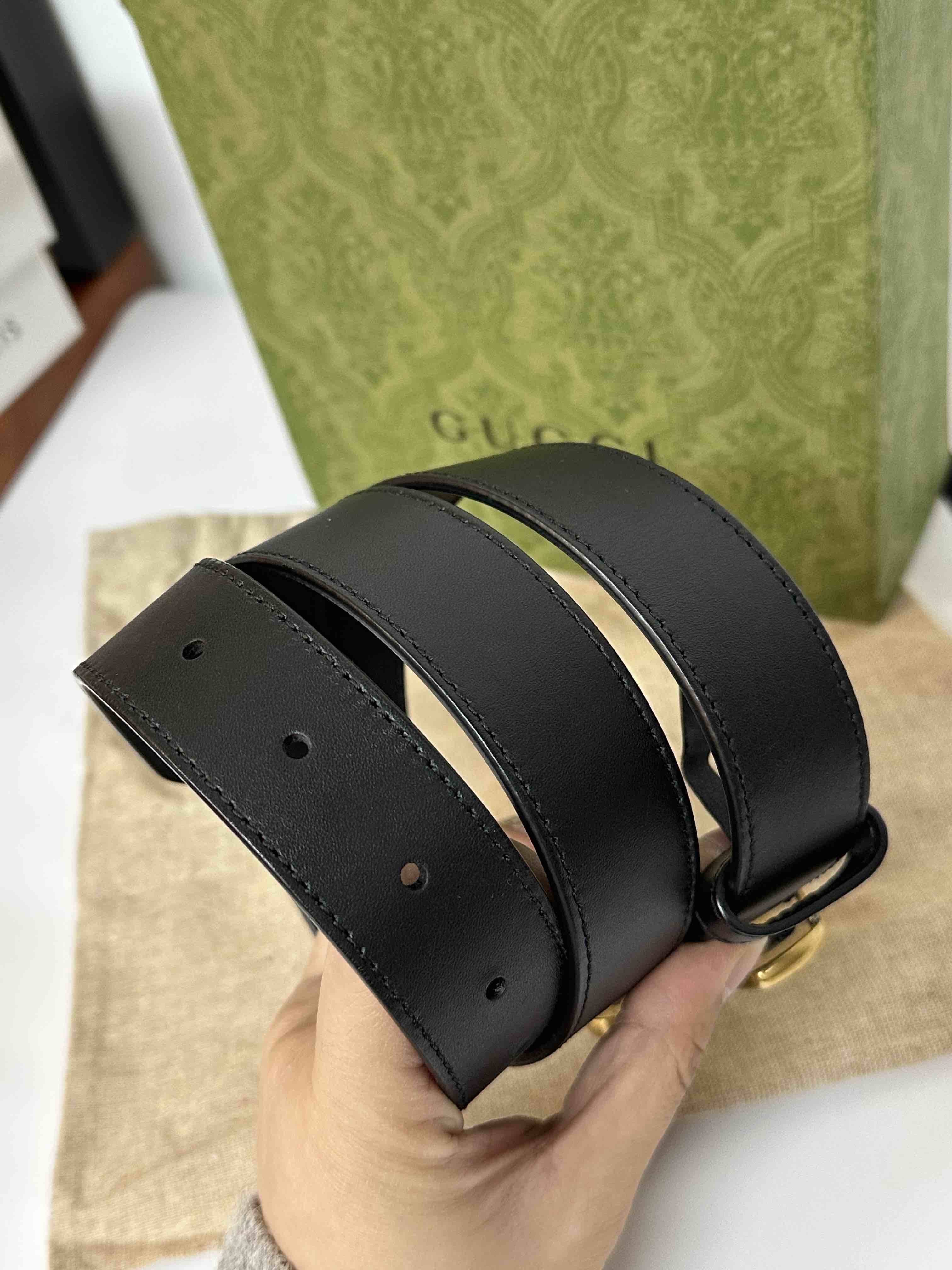 Gucci Classic Black Leather Belt GG Buckle Full Set
