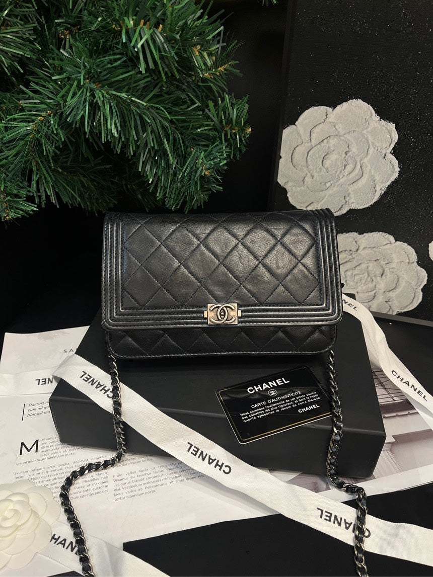 Chanel 2.55 Black SiLouis Vuittoner Leather Crossbody Bag