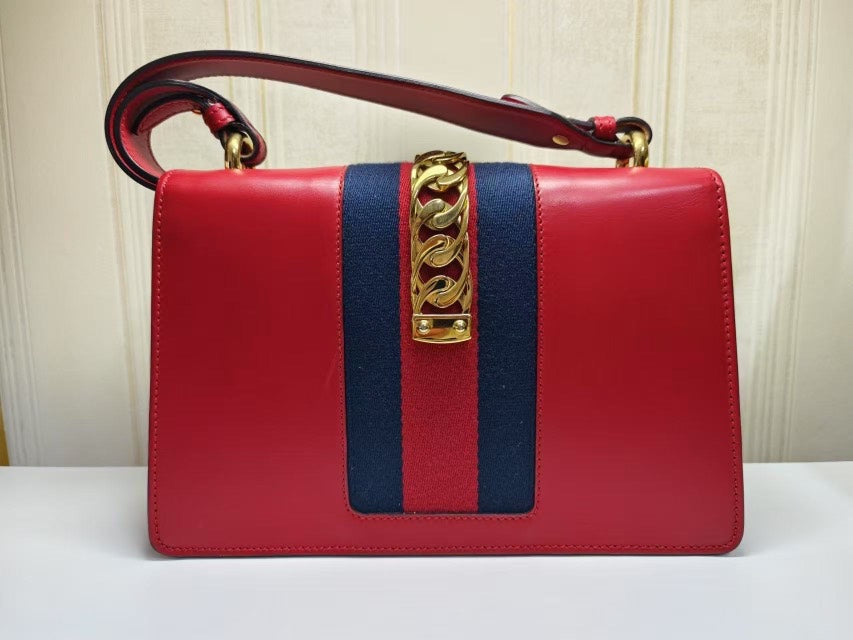Gucci SyLouis Vuittonie Red Leather Chain Strap Shoulder Bag Medium