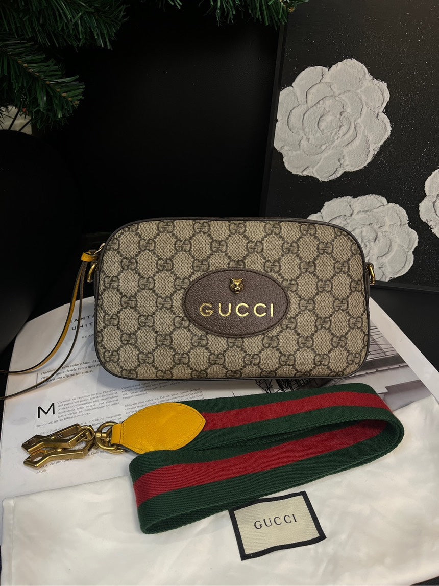 Gucci Tiger Head Beige Gucci Supreme Camera Crossbody Bag MeDiorum
