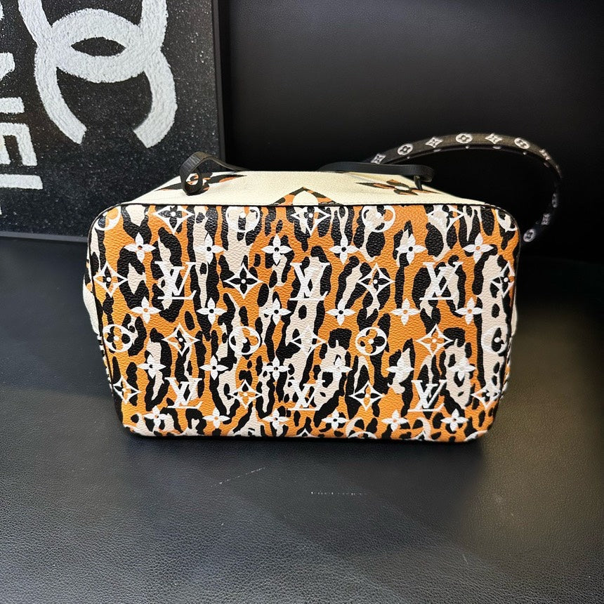 Louis Vuitton Zebra Pattern Jungle Limited Edition Bucket Shoulder Bag White