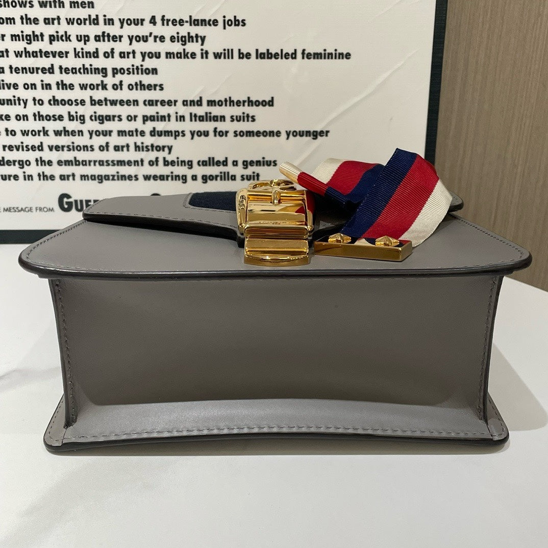 Gucci SyLouis Vuittonie Small Grey Leather Shoulder Bag