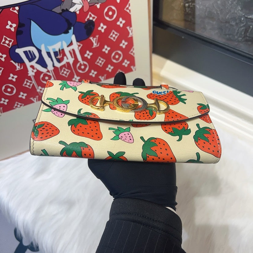 Gucci Strawberries Print GG Supreme Mini Shoulder Bag Cream
