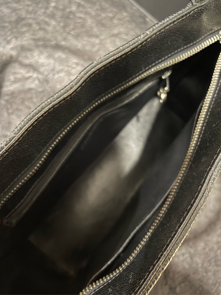 Chanel Vintage Black Leather Classical Hilton Tote Bag SiLouis Vuittoner Lava Badge