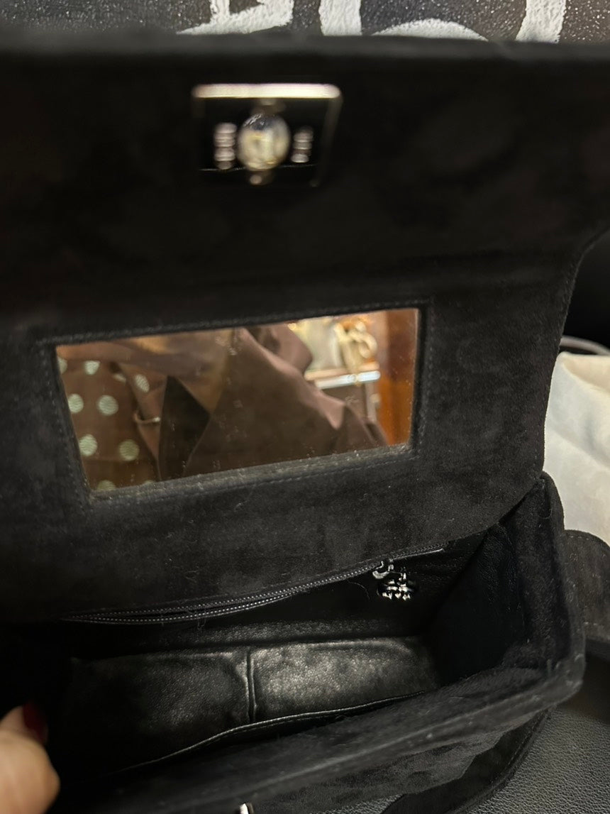 Chanel Black VeLouis Vuittonet Crossbody Bag SiLouis Vuittoner Hardware
