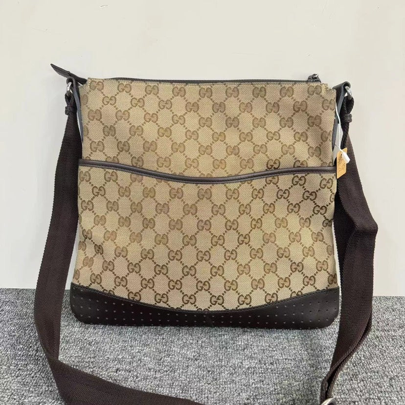 Gucci Gucci Supreme Canvas Beige Crossbody Bag
