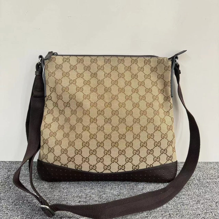 Gucci Gucci Supreme Canvas Beige Crossbody Bag