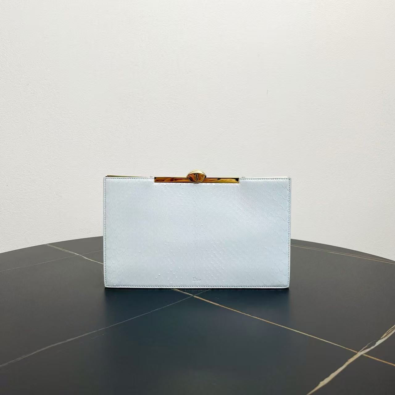 Gucci SyLouis Vuittonie White Clutch Handbag