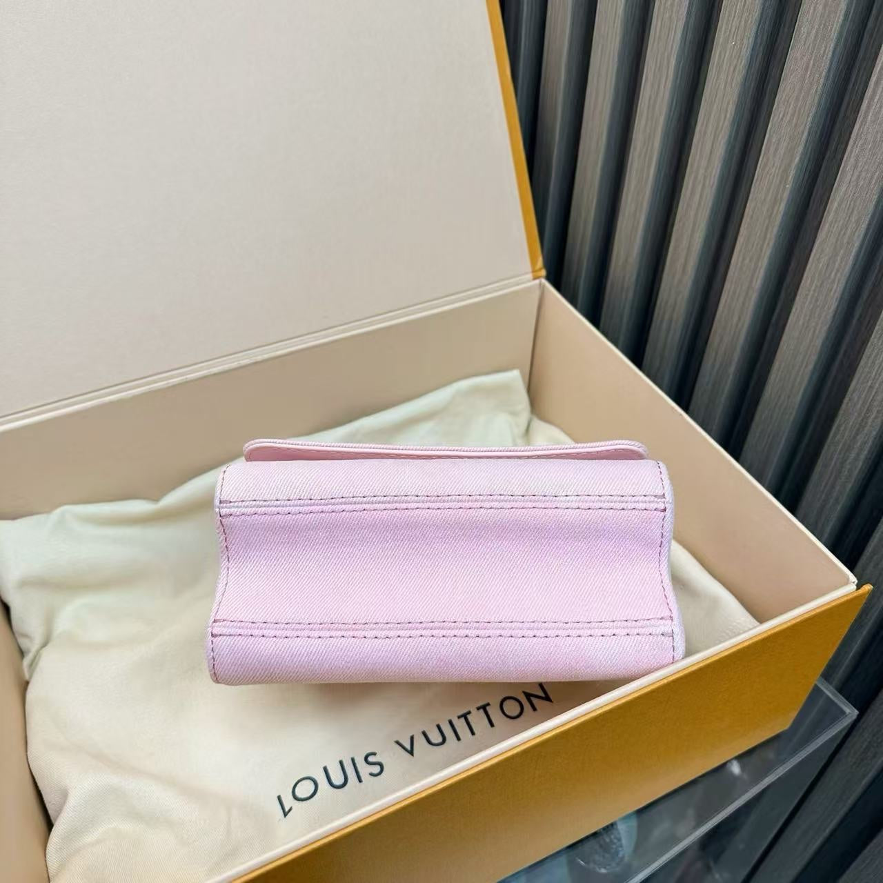 Louis Vuitton Twist Pink Shoulder Bag