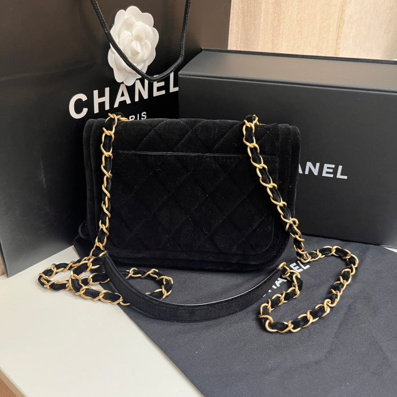 Chanel Quilted Classic Black VeLouis Vuittonet Shoulder Bag - Medium