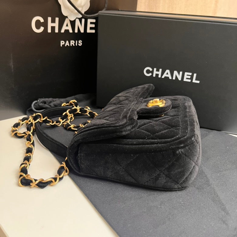 Chanel Quilted Classic Black VeLouis Vuittonet Shoulder Bag - Medium