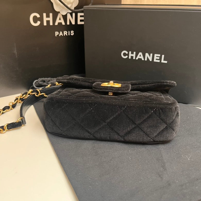 Chanel Quilted Classic Black VeLouis Vuittonet Shoulder Bag - Medium