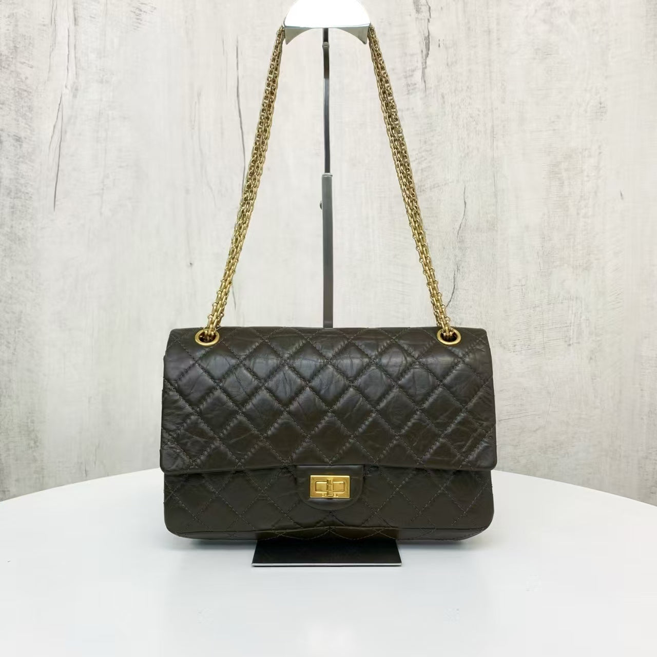 Chanel 2.55 Quilted Leather Shoulder Bag in Black - 2017-2018