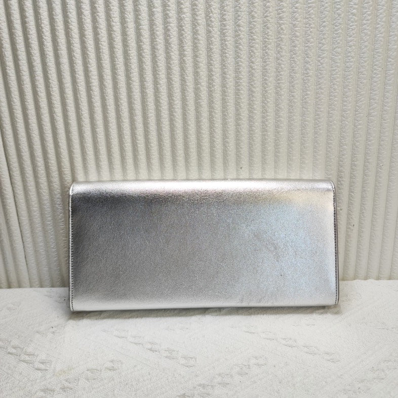 Preloved Saint Laurent YSL SiLouis Vuittoner Metallic Clutch 12239639
