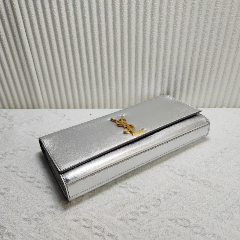 Preloved Saint Laurent YSL SiLouis Vuittoner Metallic Clutch 12239639