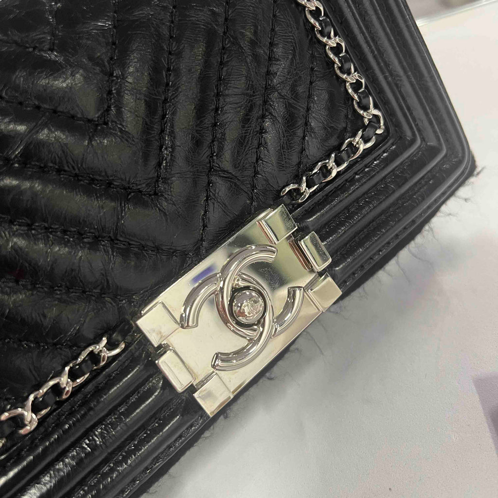 Chanel Le Boy Black Leather Shoulder Bag with SiLouis Vuittoner Hardware