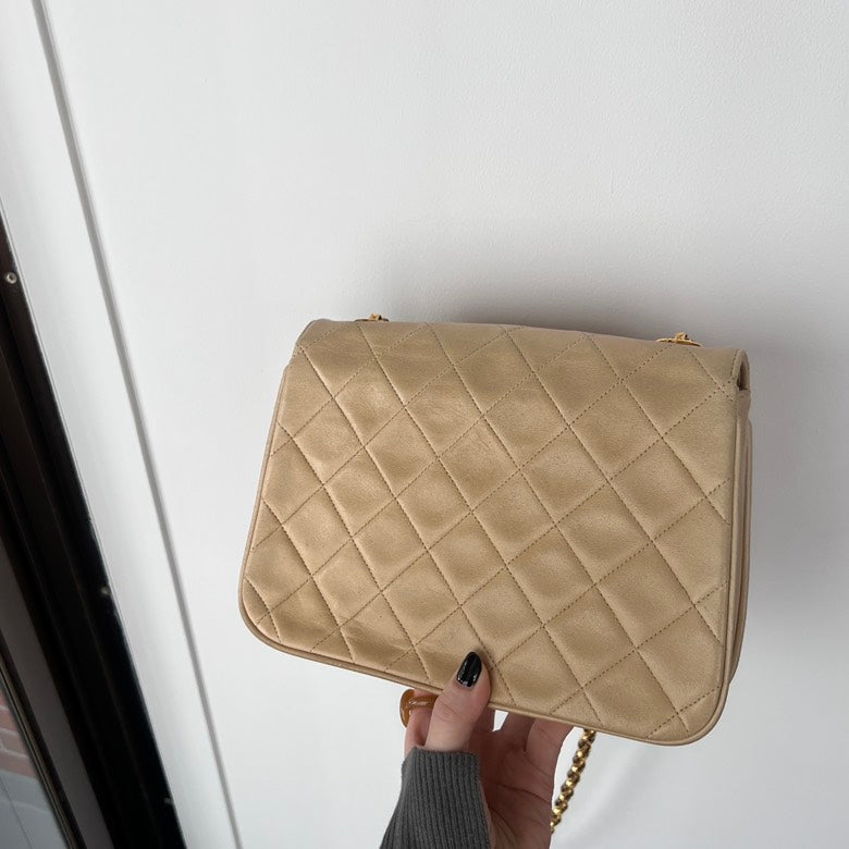 Chanel Leather Chain Shoulder Bag Beige - AF606
