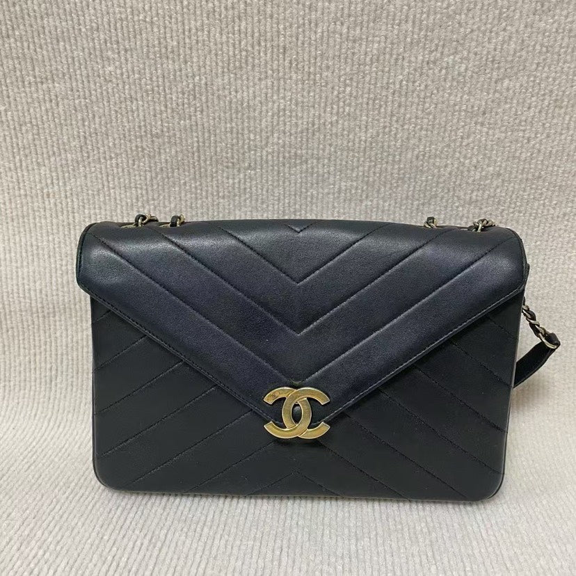 Chanel Black Chevron Leather Shoulder Bag 5022605