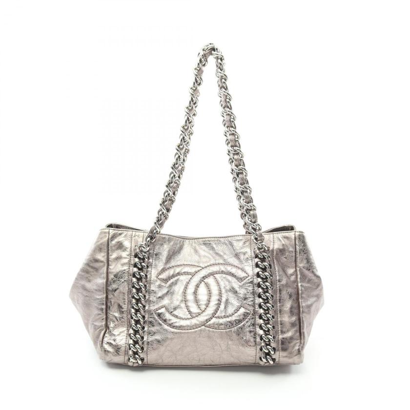 CHANEL SiLouis Vuittoner Leather Chain Tote Bag with SiLouis Vuittoner Hardware - Luxury Line Shoulder Bag