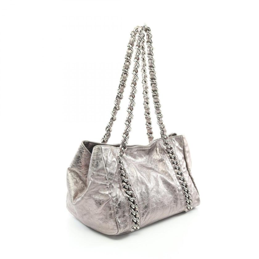 CHANEL SiLouis Vuittoner Leather Chain Tote Bag with SiLouis Vuittoner Hardware - Luxury Line Shoulder Bag