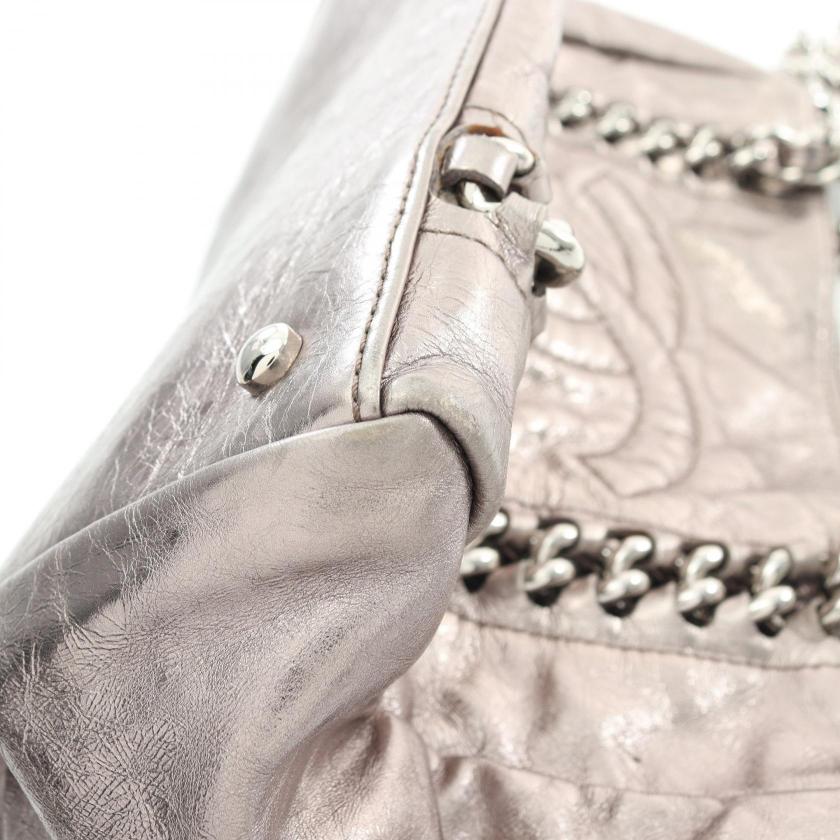 CHANEL SiLouis Vuittoner Leather Chain Tote Bag with SiLouis Vuittoner Hardware - Luxury Line Shoulder Bag