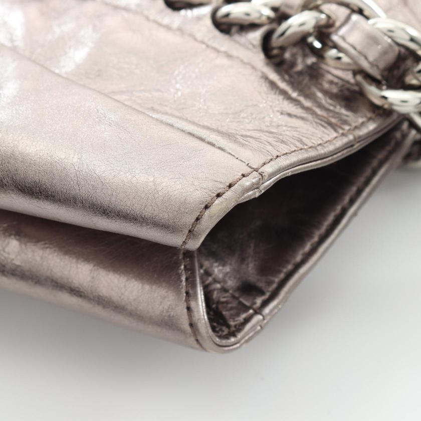 CHANEL SiLouis Vuittoner Leather Chain Tote Bag with SiLouis Vuittoner Hardware - Luxury Line Shoulder Bag