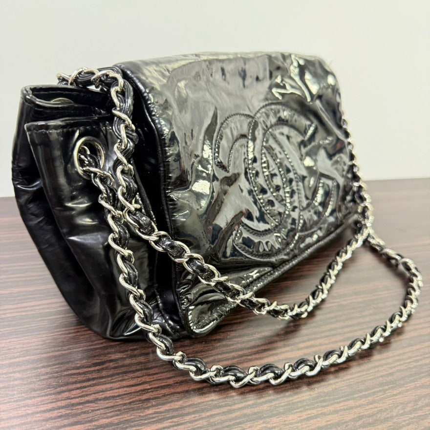 Chanel Patent Leather Chain Shoulder Bag in Black - LB109951