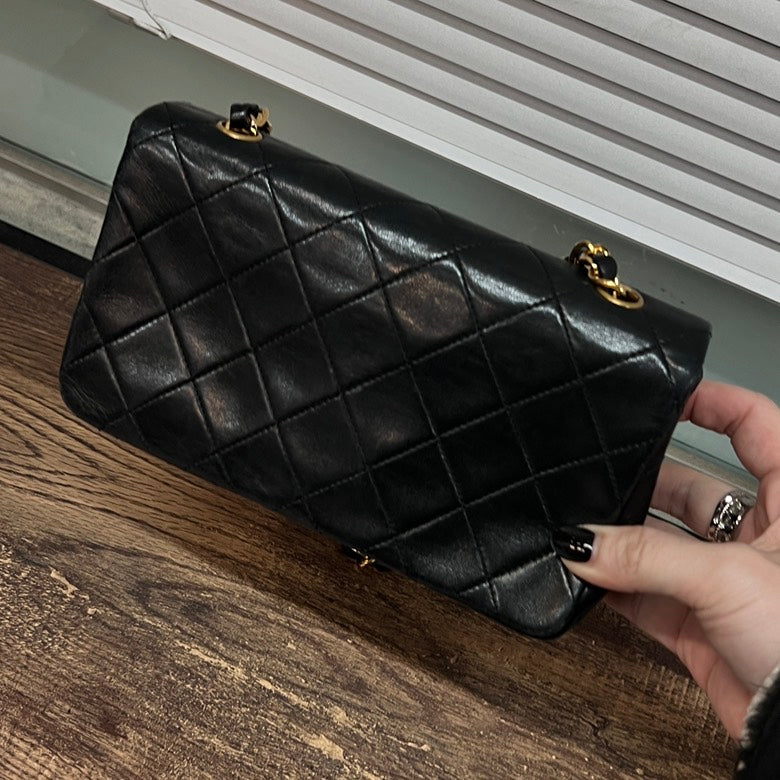 Chanel Leather Chain Shoulder Bag Z1587 Black Quilted Shoulder Bag