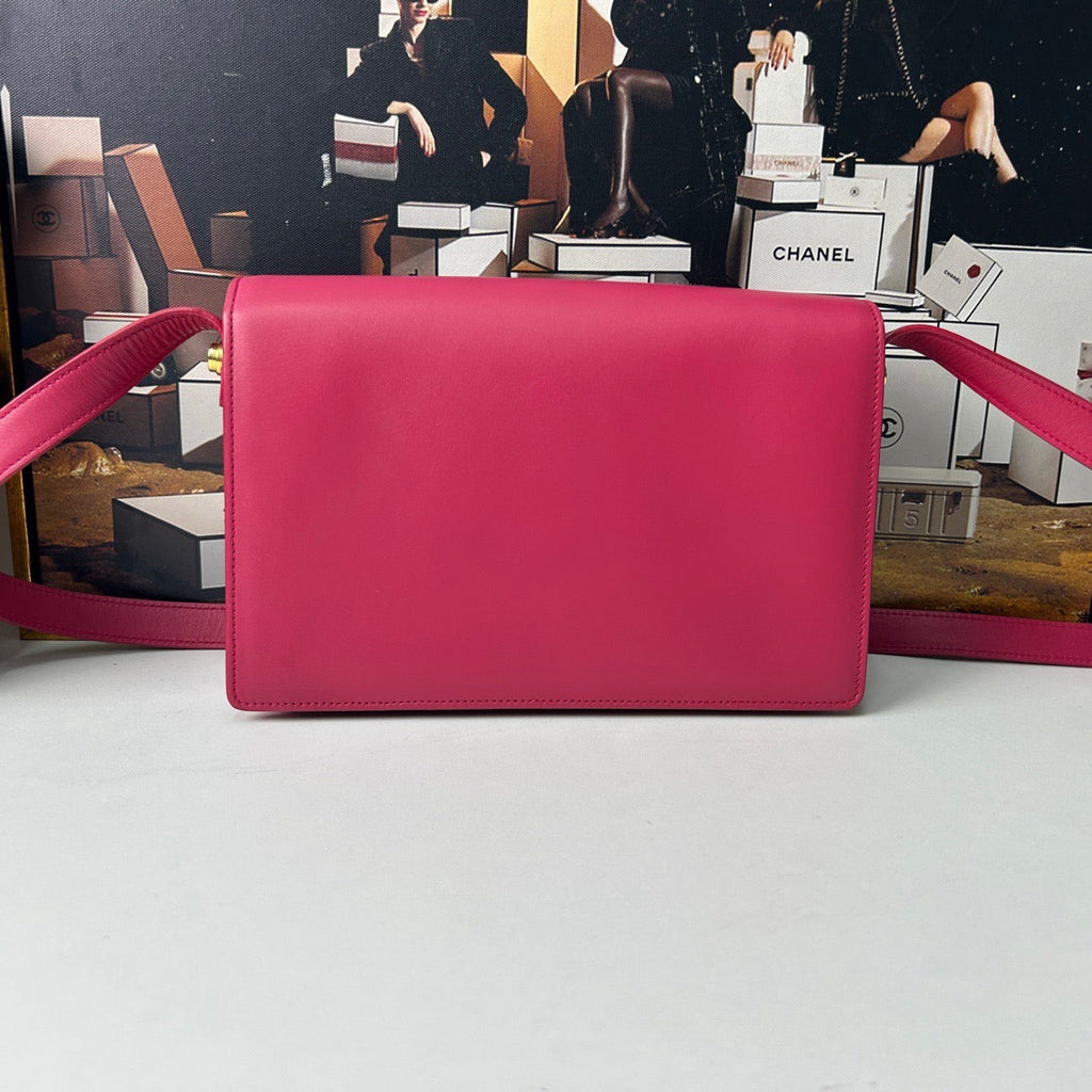 Saint Laurent Lulu Shoulder Bag in Pink Leather - Designer Handbag (11733714)